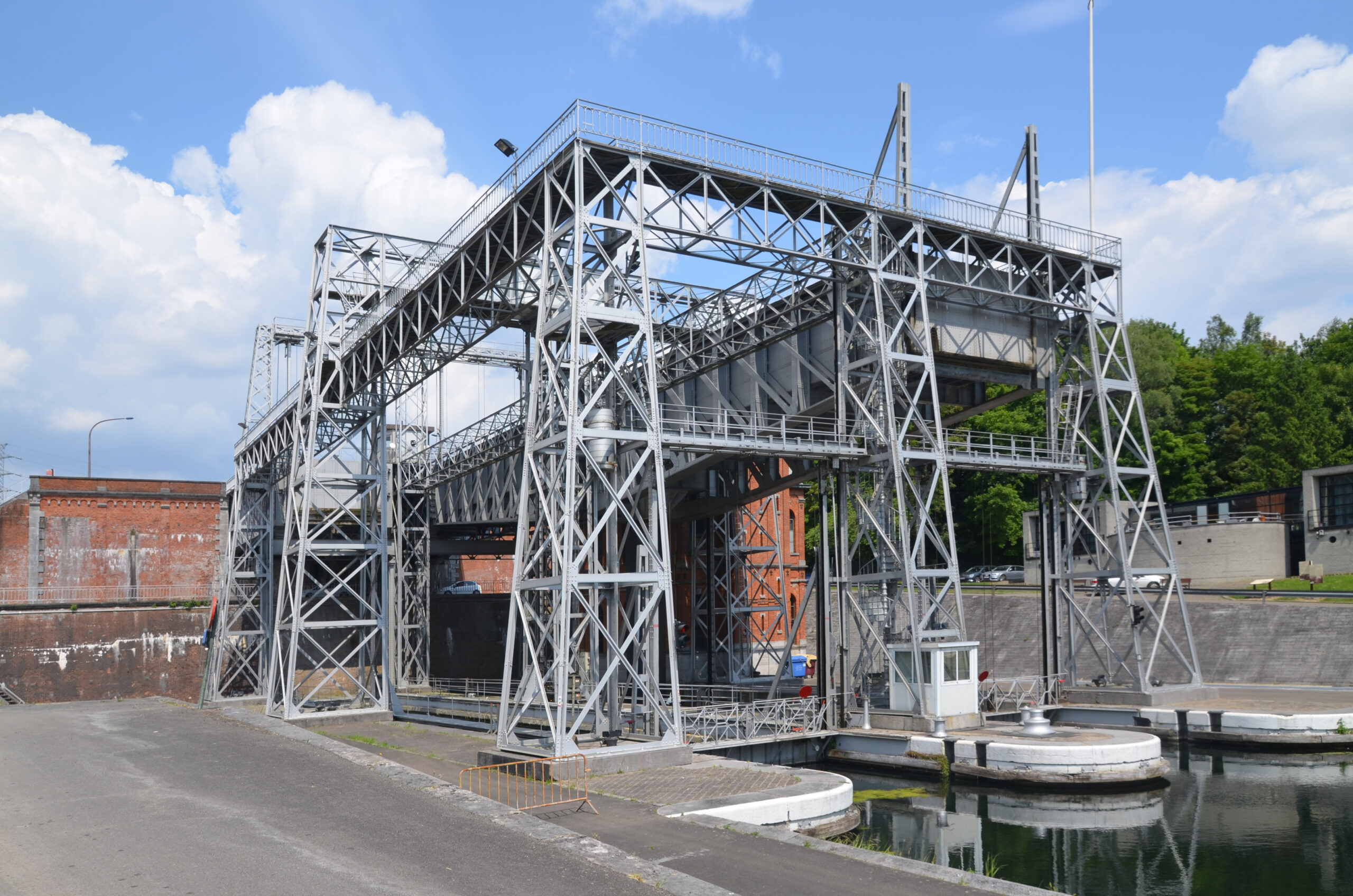 Les ascenseurs hydrauliques du Canal du Centre : un patrimoine à valoriser