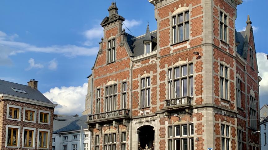 Fosses : le retrait du permis de démolition de l&rsquo;ancien Hôtel de ville salué